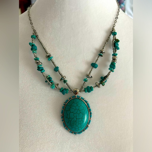 Chico's Jewelry - Chico’s Blue / Turquoise & Silver Tone Chain Beaded Necklace